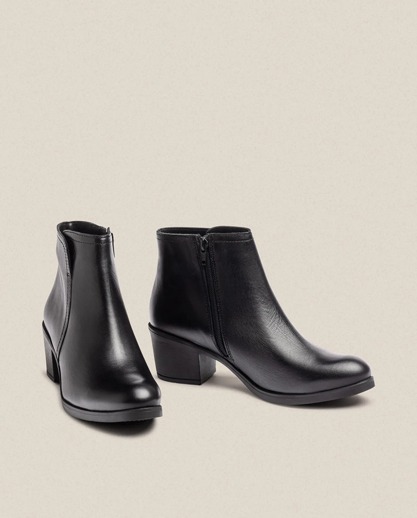 botn_de_tacn_lille_negro_4-1.webp Yokono Botín De Tacón LILLE-016 Negro | Mujer Botines