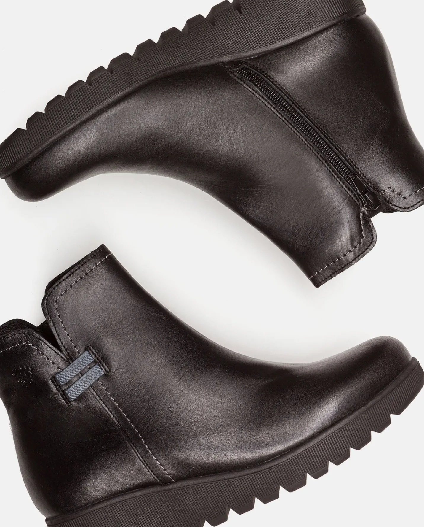 botn_plano_atenas__negro_4-1.webp Yokono Botín Plano Atenas 032 Negro | Mujer Botines