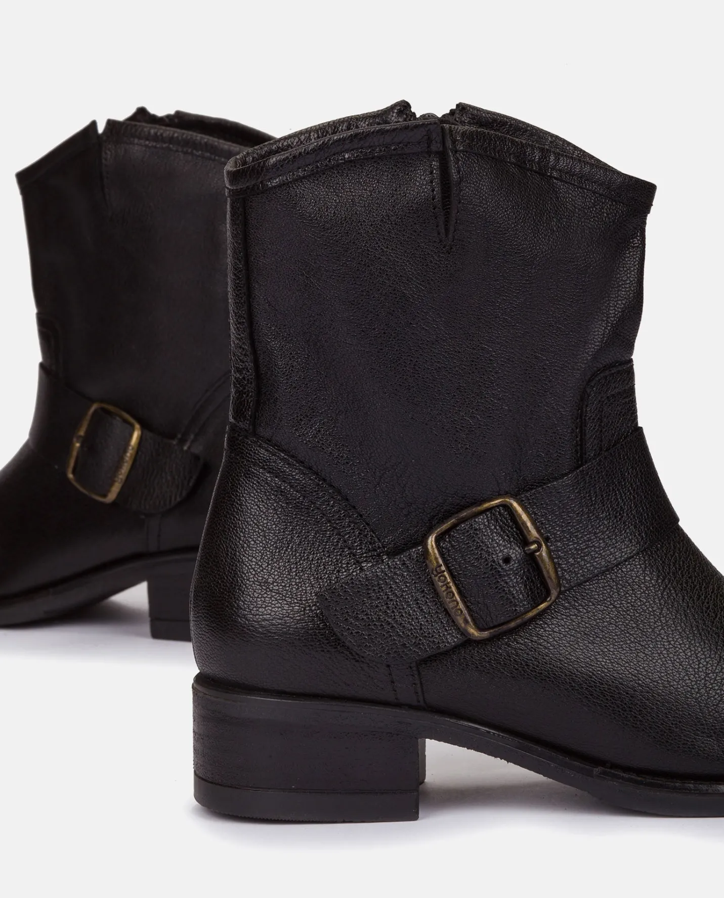 botn_plano_cambra__negro_2.webp Yokono Botín Plano Cambra 001 Negro | Mujer Botines