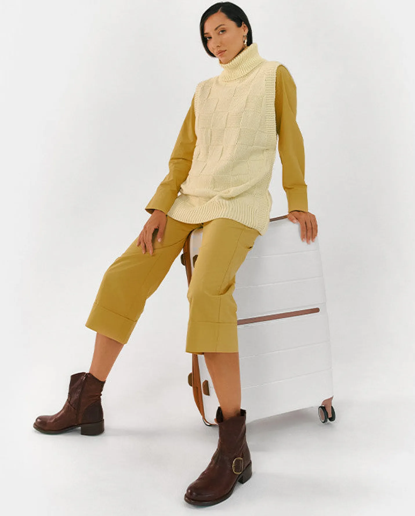 botn_plano_mons_marron_1-1.webp Yokono Botín Plano MONS-001 MARRON | Mujer Botines