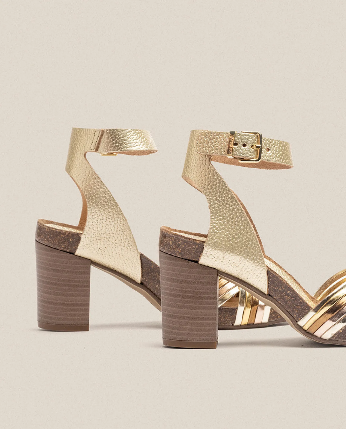 sandalia_de_tacn_ponza__d_1-1.webp Yokono Sandalia De Tacón Ponza 005 Dorado | Mujer Sandalias De Tacón