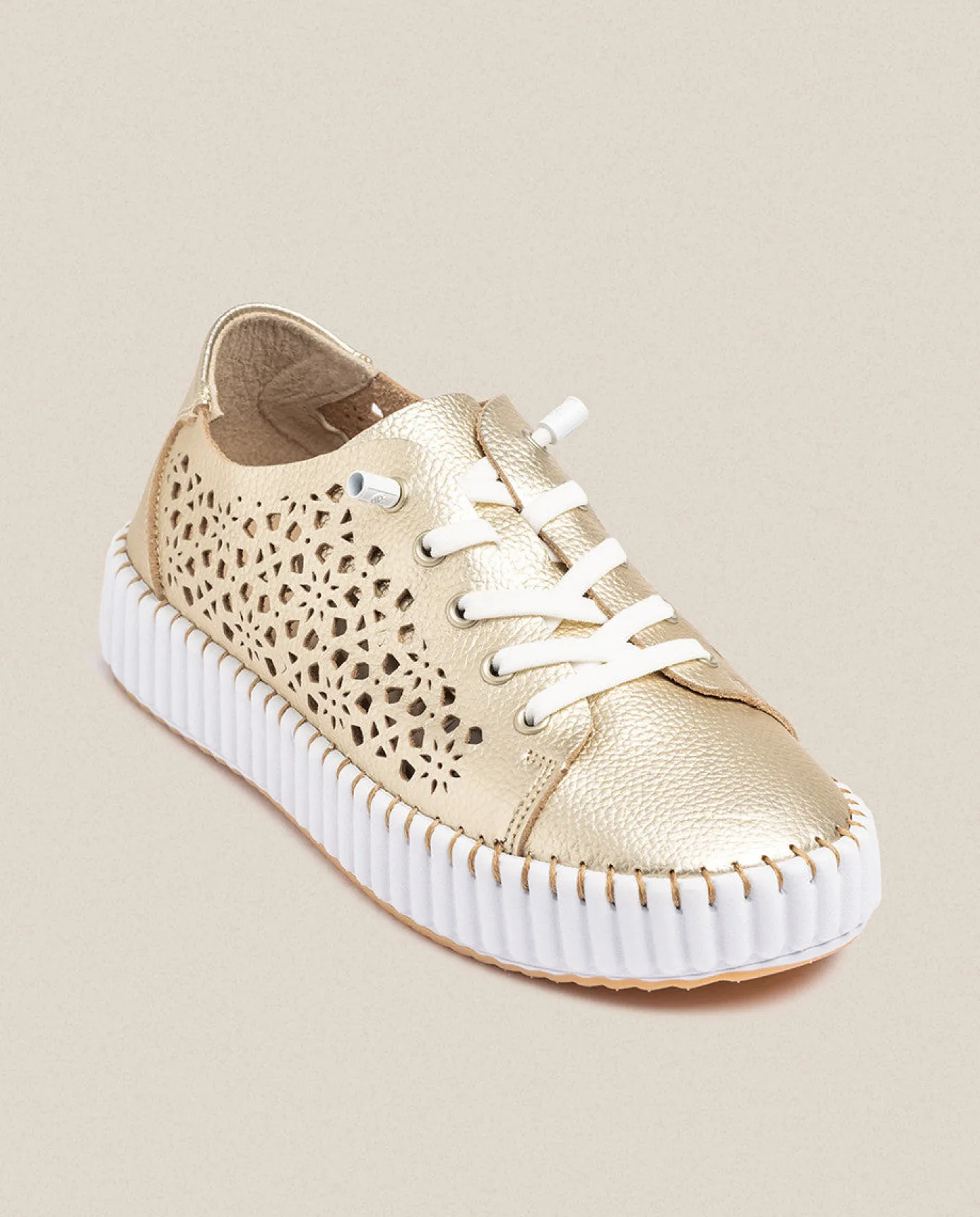 zapato_plano_sintra__dora_1.webp Yokono Zapato Plano Sintra 002 Dorado | Mujer Zapatos | Deportivos