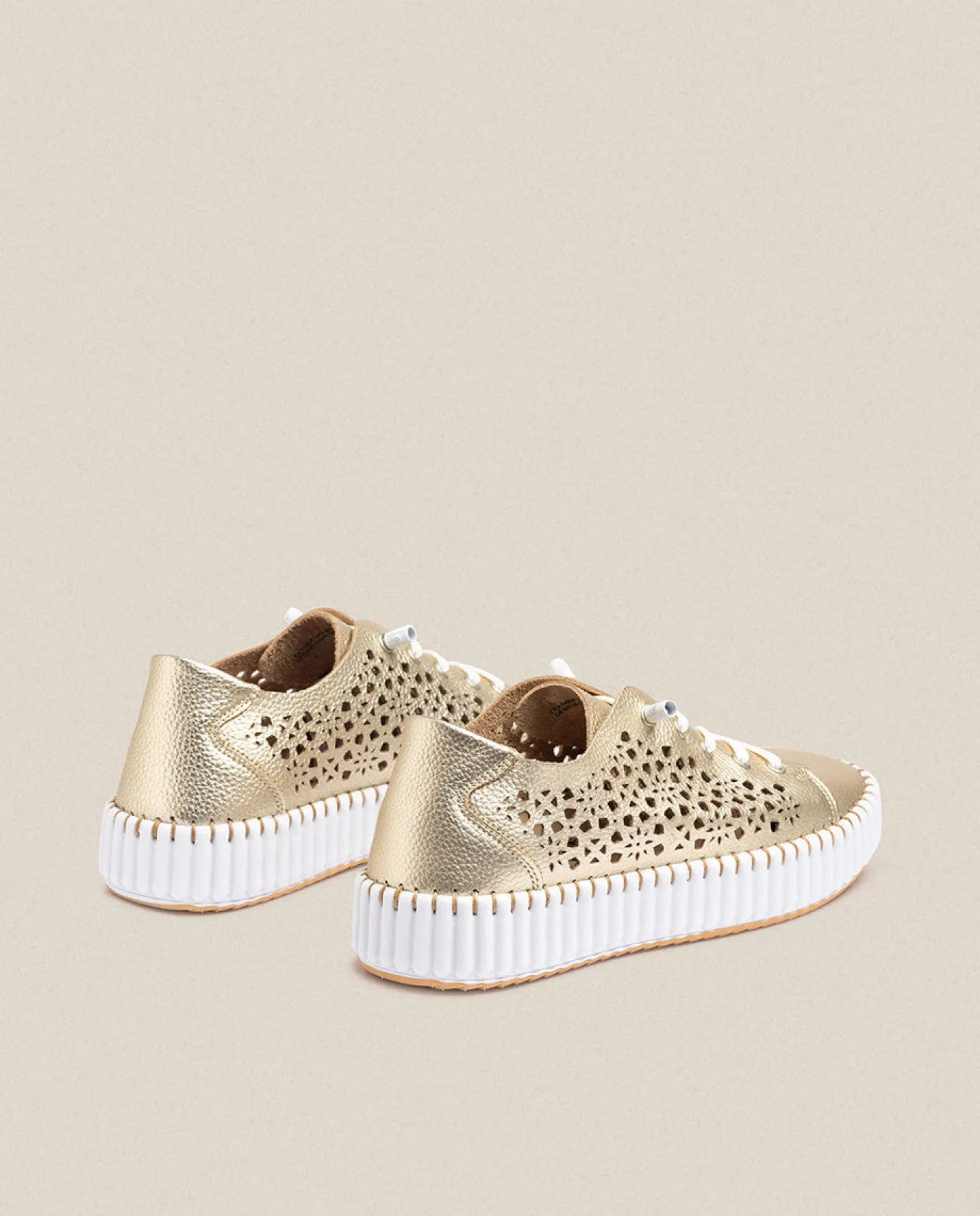 zapato_plano_sintra__dora_2.webp Yokono Zapato Plano Sintra 002 Dorado | Mujer Zapatos | Deportivos
